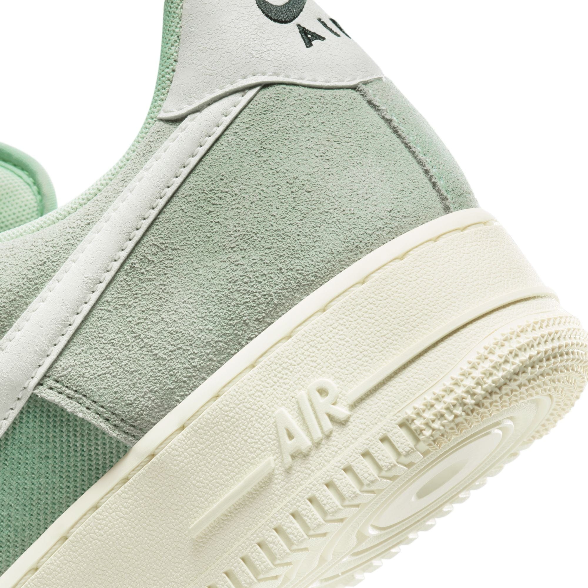 Air Force 1 '07 LV8 - Image 16