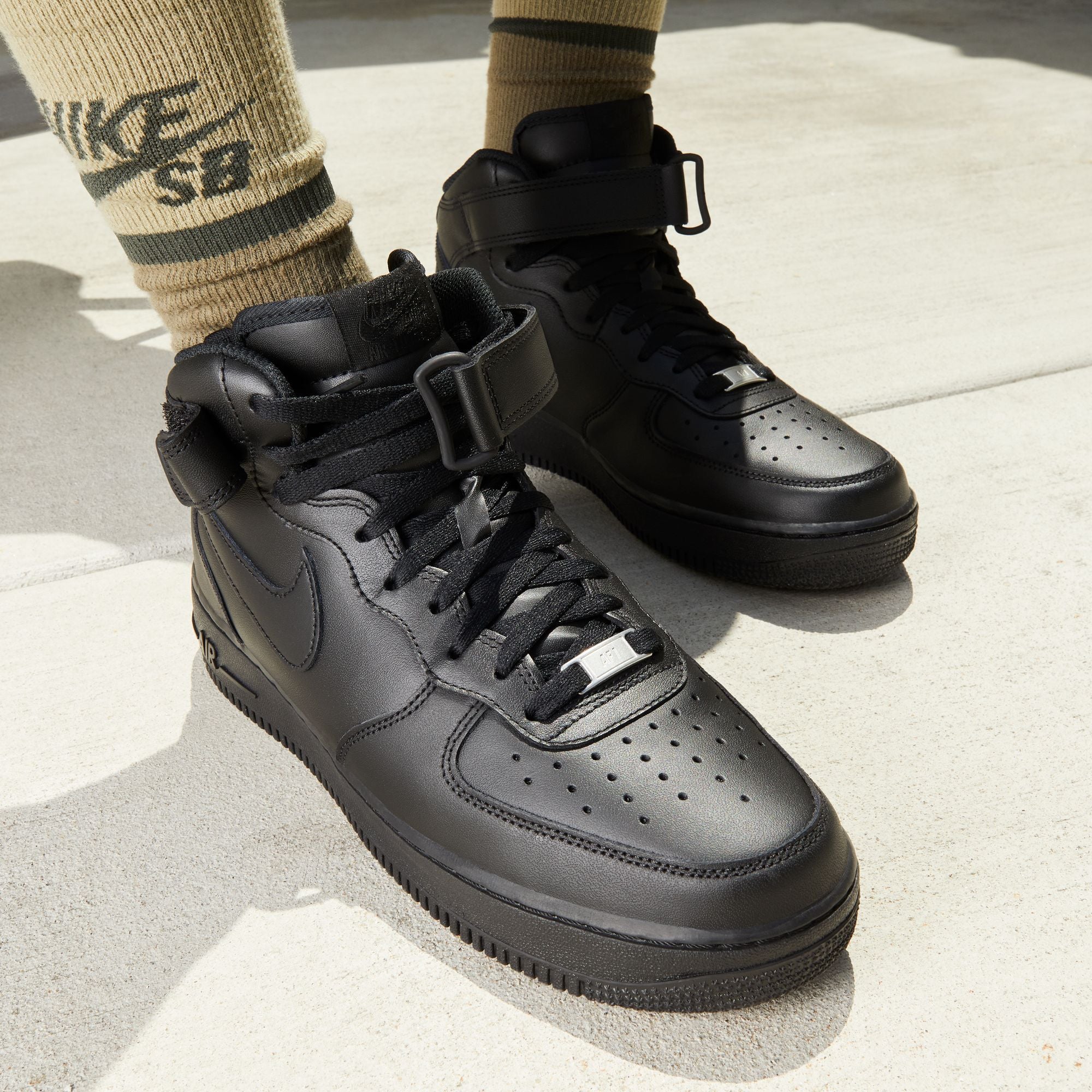 Air Force 1 Mid '07 - Image 15