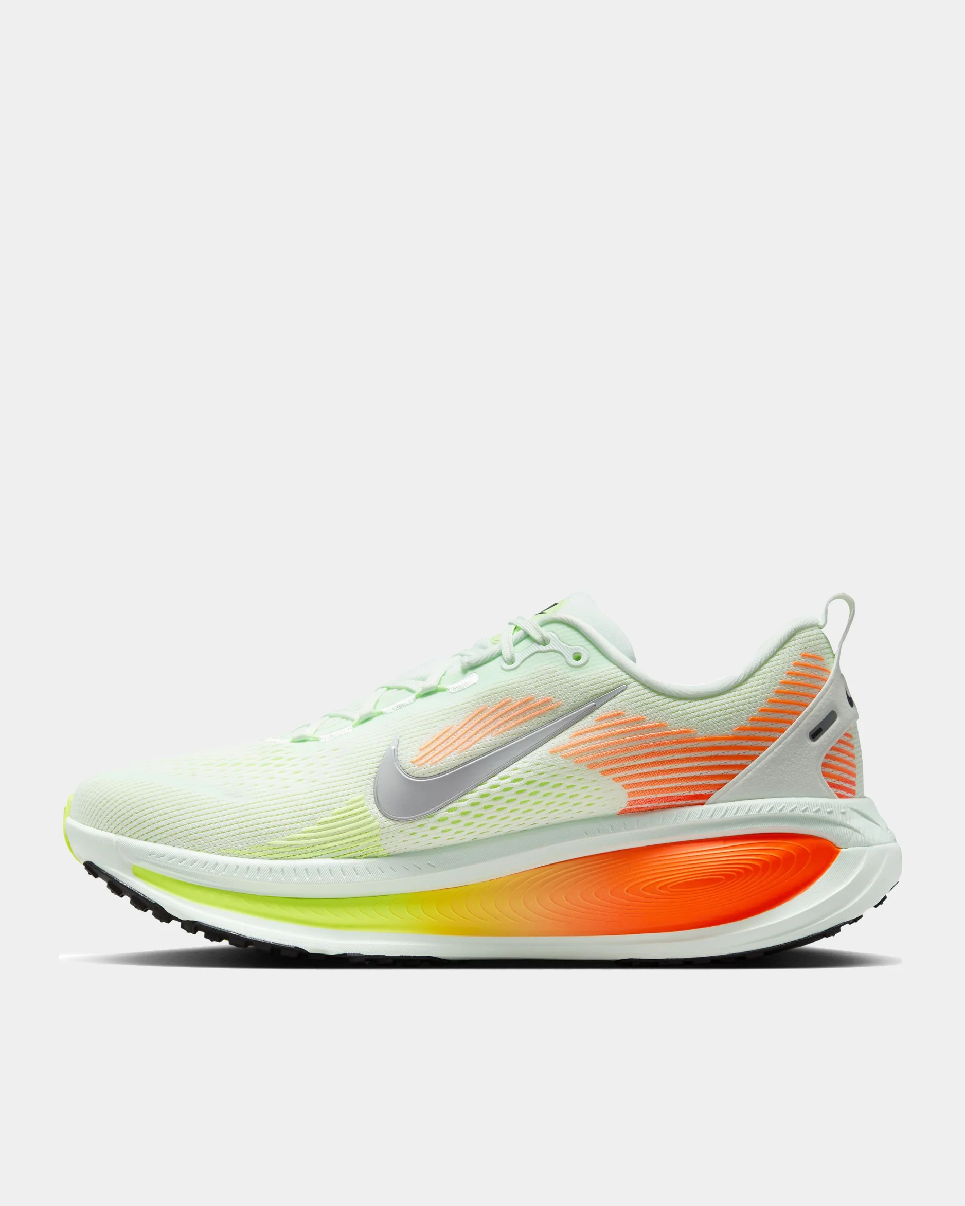Air Zoom Vomero 18 - Image 24