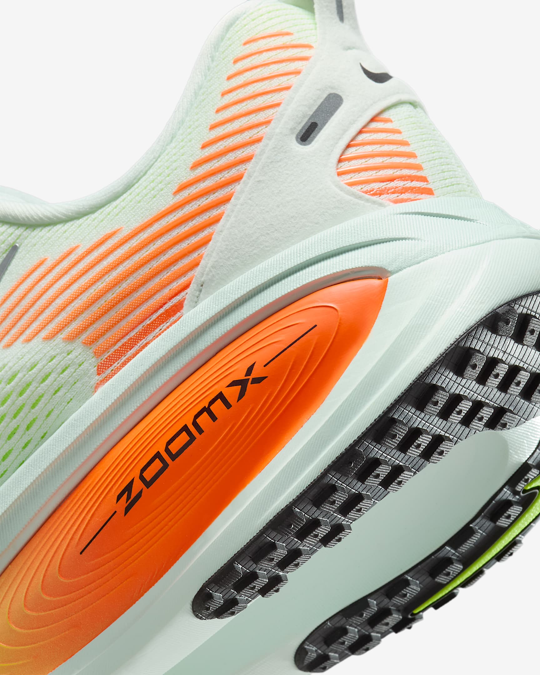 Air Zoom Vomero 18 - Image 28