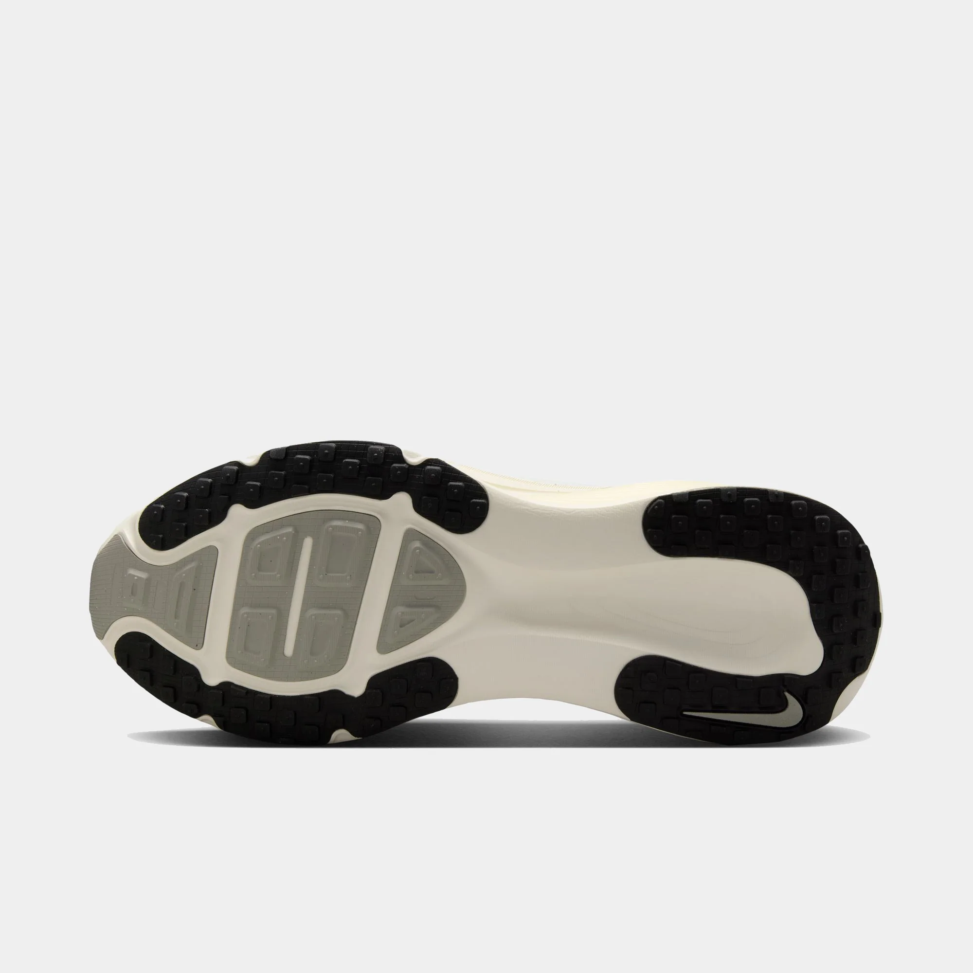 Air Zoom Vomero 18 - Image 40