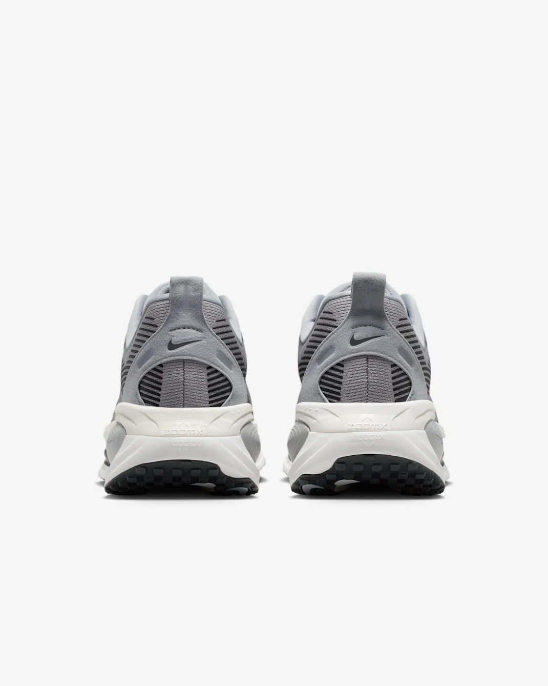 Air Zoom Vomero 18 - Image 50