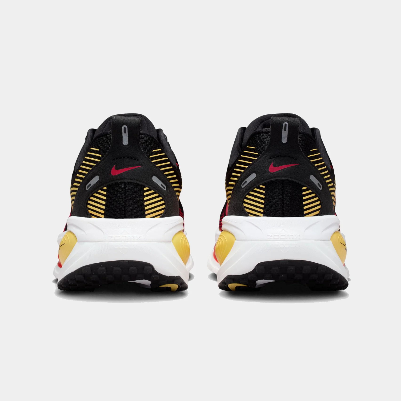 Air Zoom Vomero 18 - Image 52
