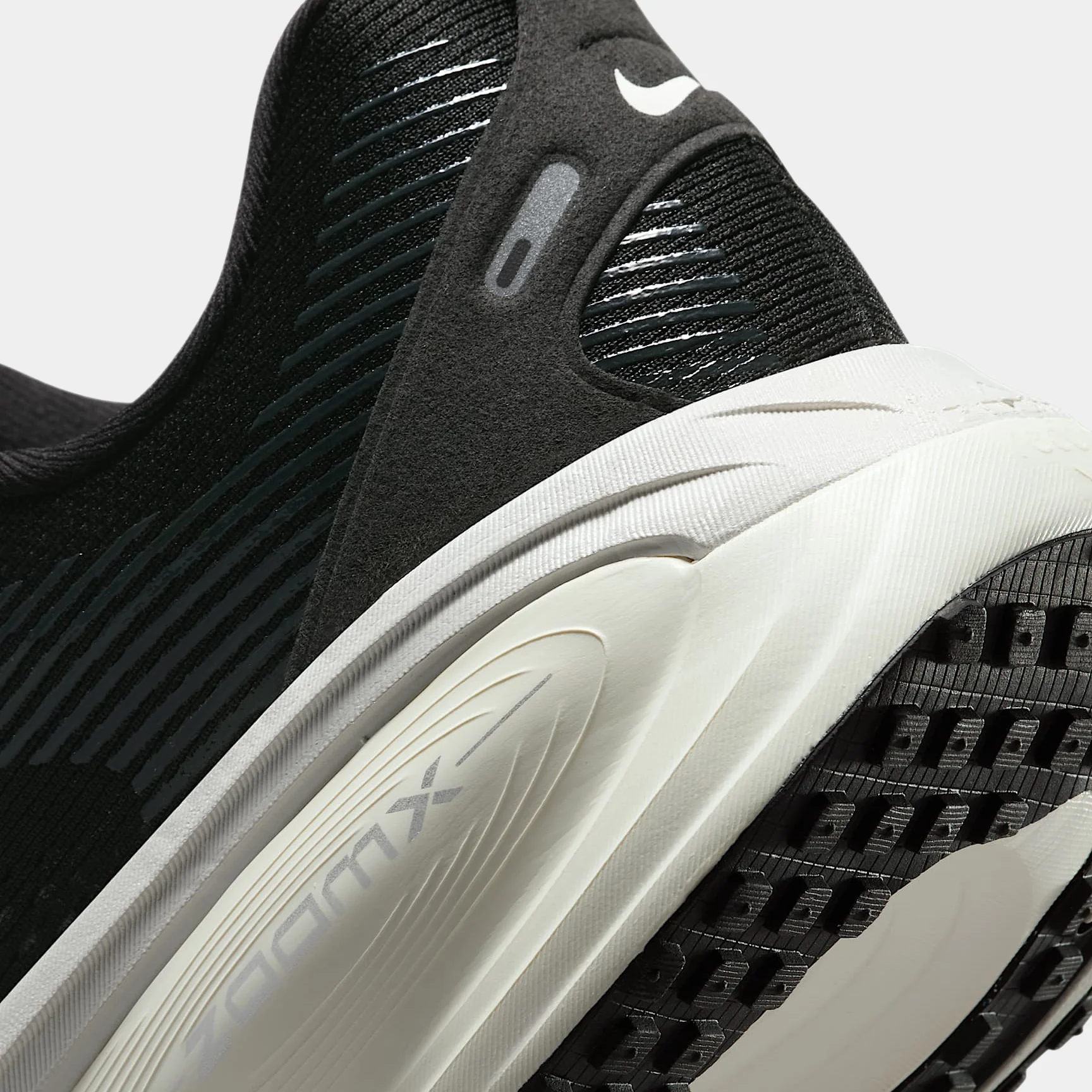 Air Zoom Vomero 18 - Image 7
