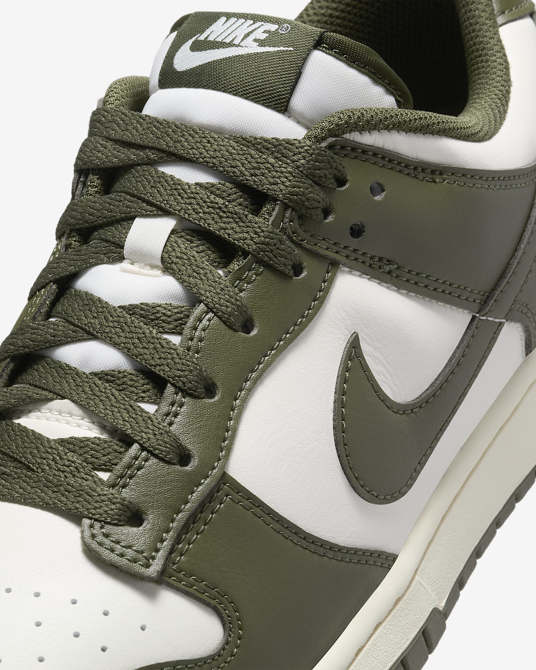 Dunk Low Retro - Image 12