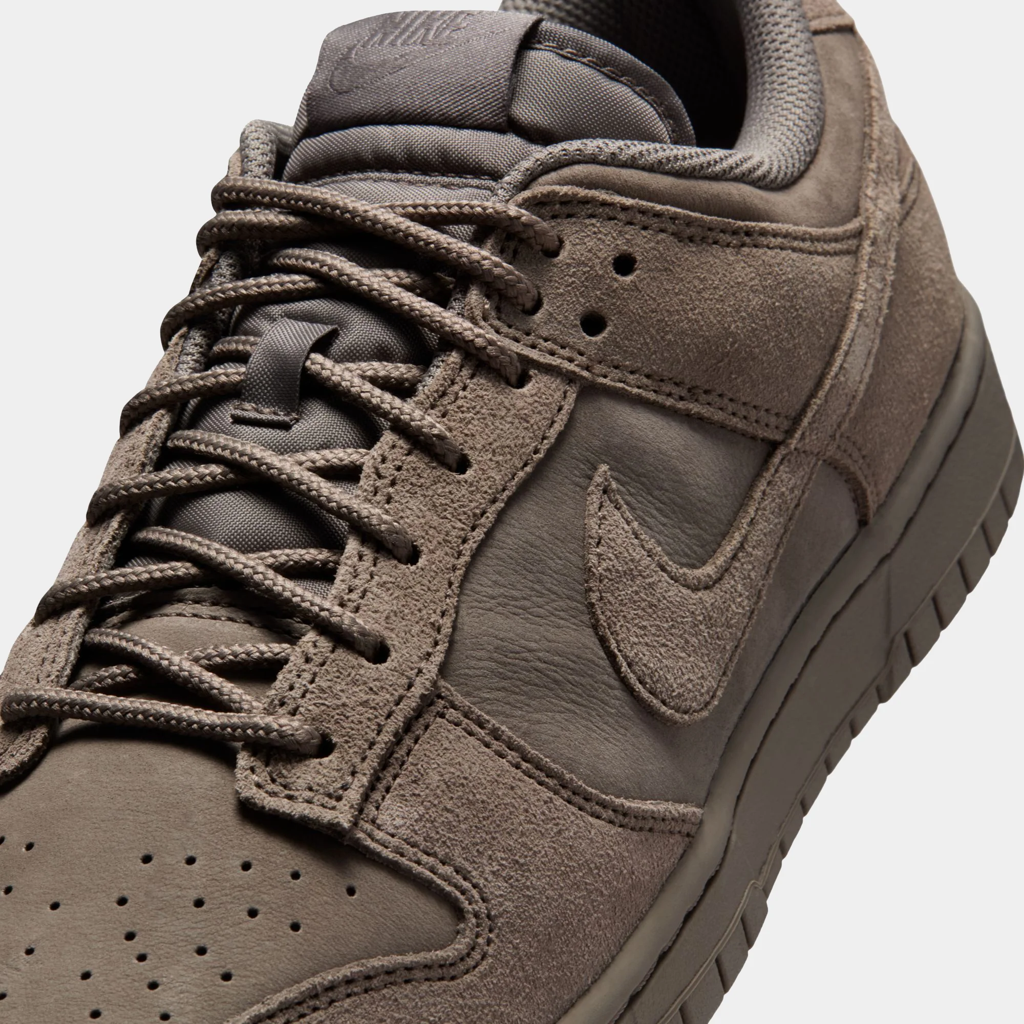 Dunk Low Retro SE - Image 24
