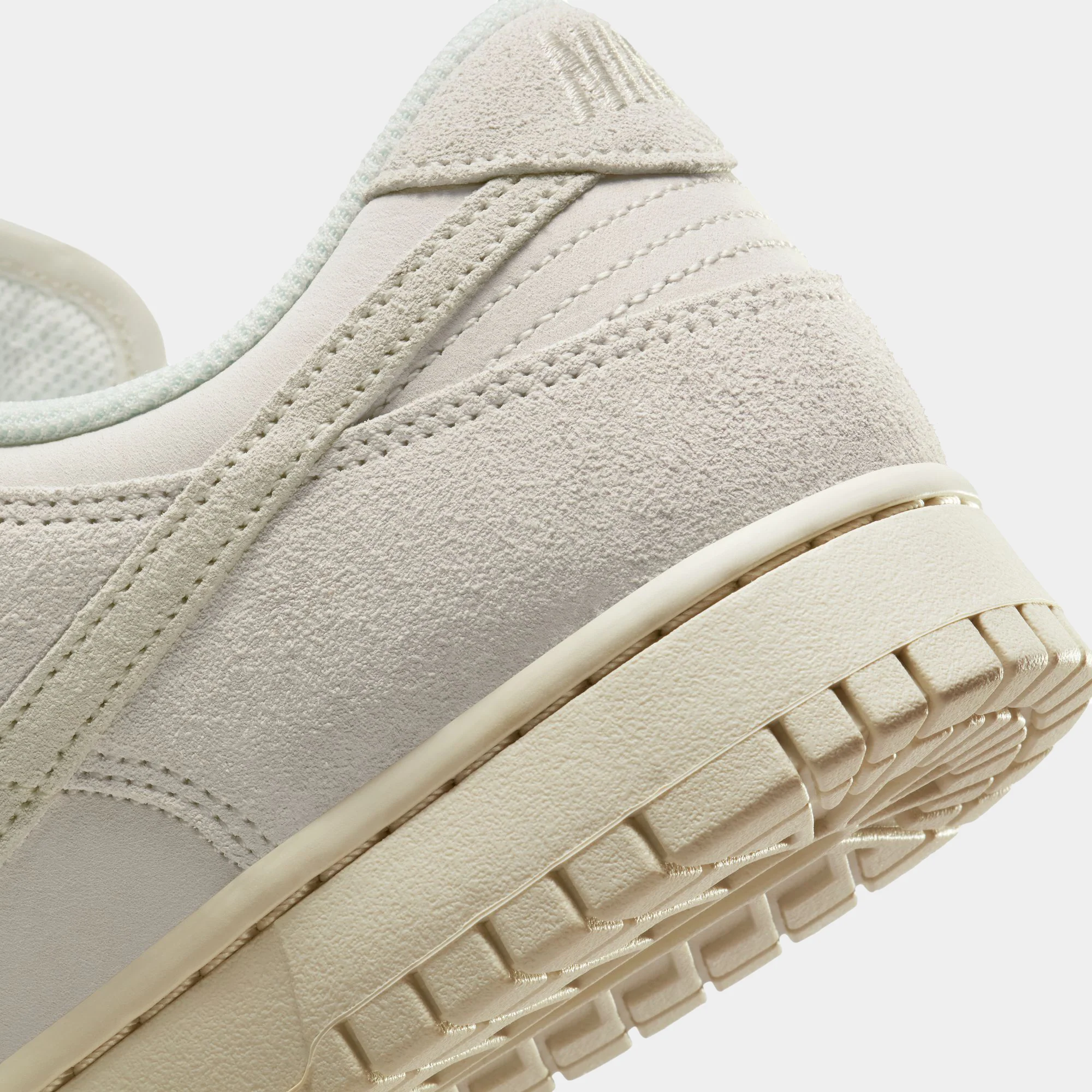 Dunk Low Retro SE - Image 33