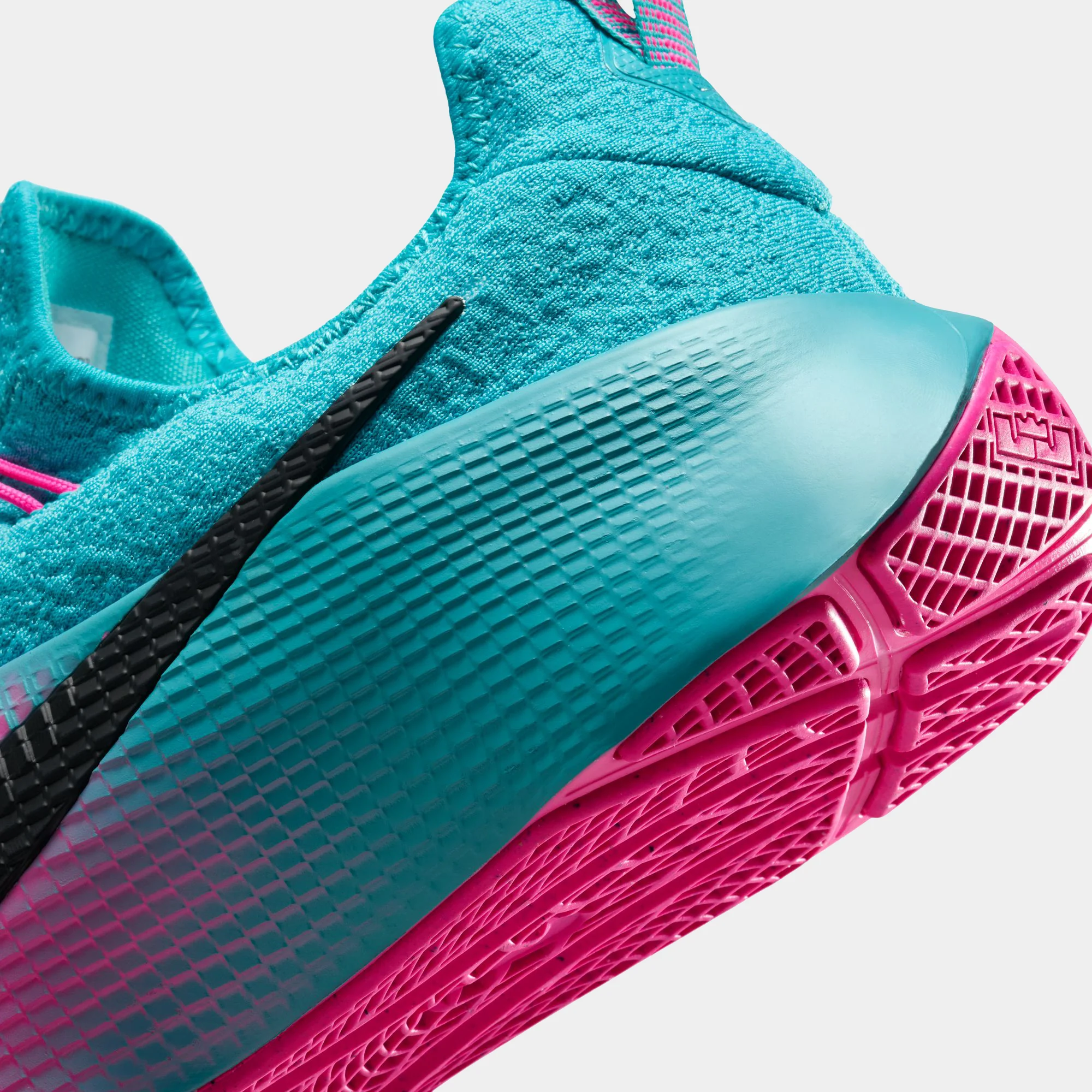 LeBron TR 1 - Image 37
